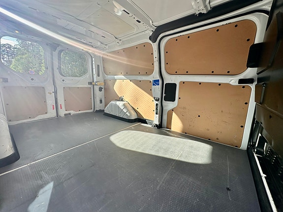 Ford Transit Custom 310L 23 of 24