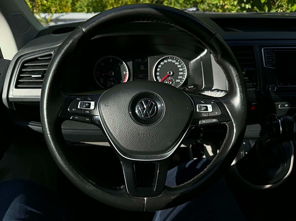Volkswagen Transporter 26 of 30