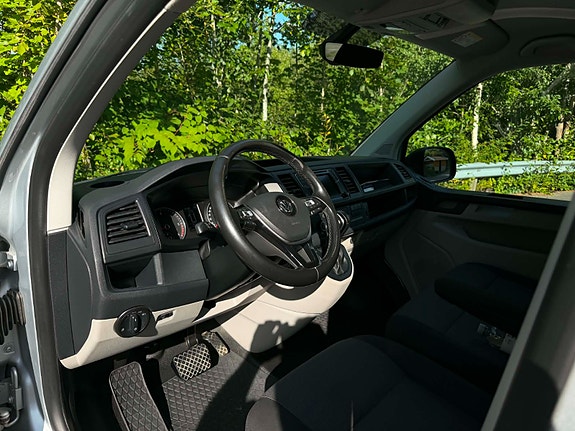 Volkswagen Transporter 18 of 30