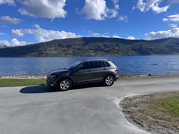 Volkswagen Tiguan 3 of 21