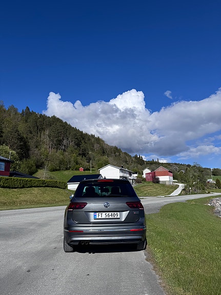 Volkswagen Tiguan 5 of 21