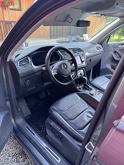 Volkswagen Tiguan 8 of 21