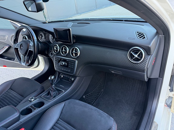 Mercedes-Benz A180 24 of 30