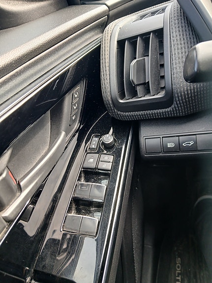 Subaru Solterra 16 of 23