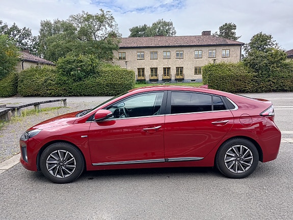 Hyundai IONIQ 4 of 16