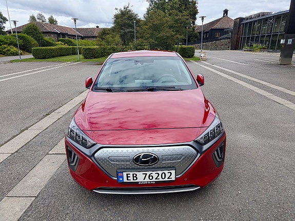 Hyundai IONIQ 2 of 16