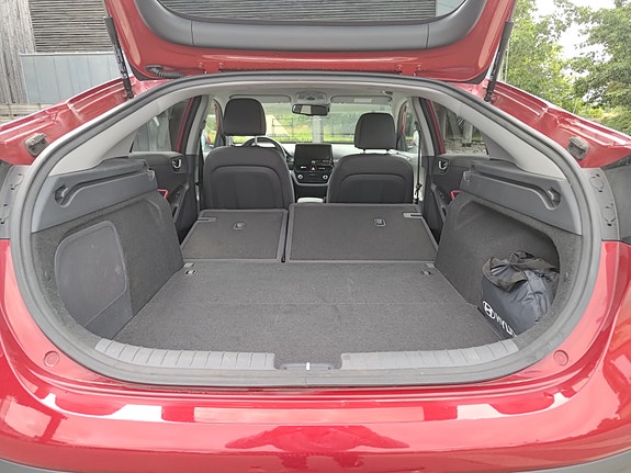 Hyundai IONIQ 15 of 16