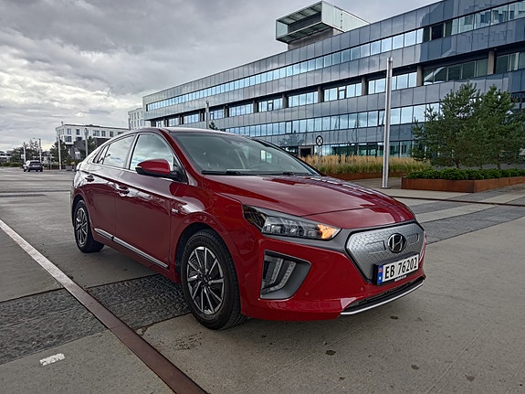 Hyundai IONIQ 16 of 16