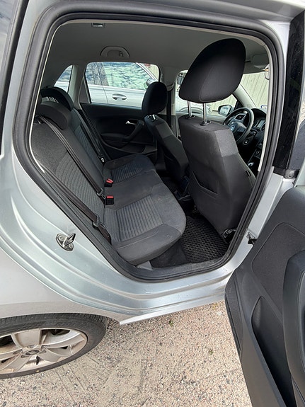 Volkswagen Polo 16 of 23