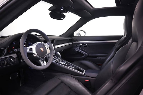 Porsche 911 Turbo S 2 of 15
