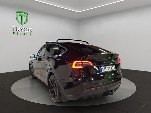 Tesla Model Y 3 of 13