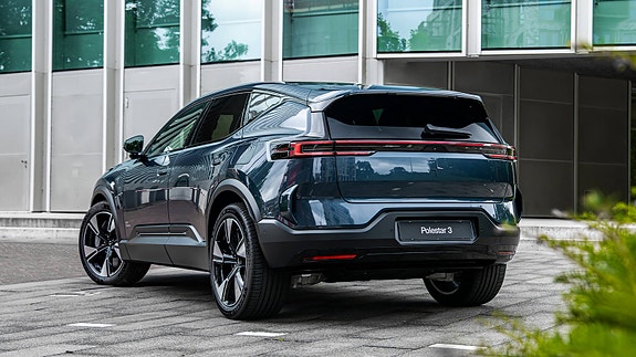 Polestar 3 2 of 3