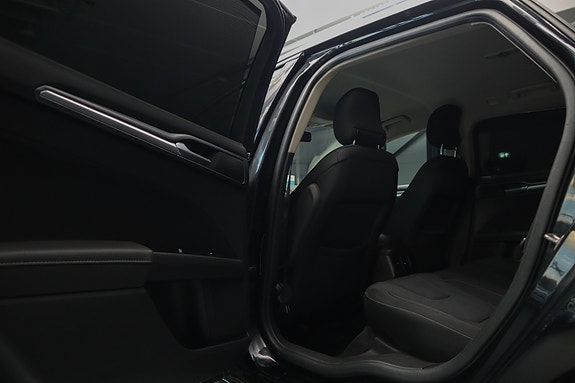 Ford Mondeo 27 of 30