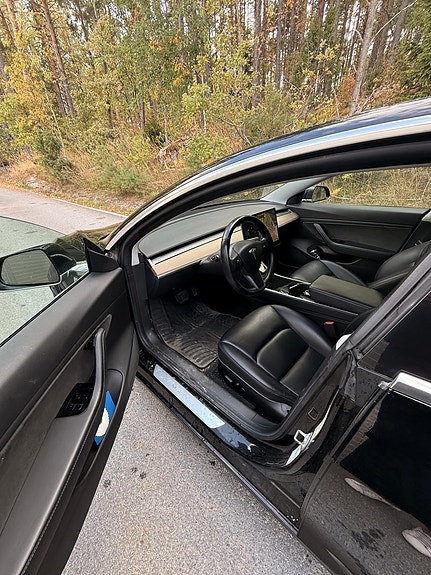 Tesla Model 3 12 of 20
