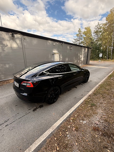 Tesla Model 3 2 of 20
