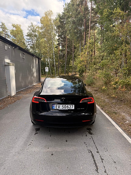 Tesla Model 3 4 of 20