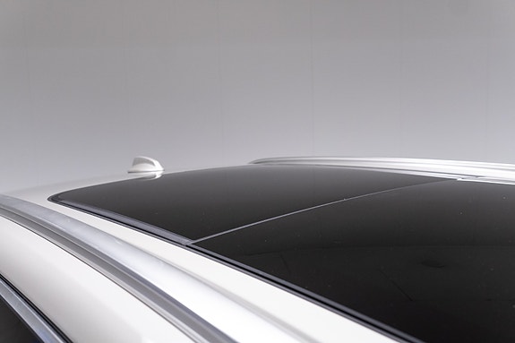 Volvo XC60 10 of 30