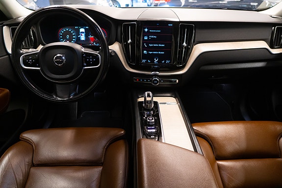 Volvo XC60 26 of 30