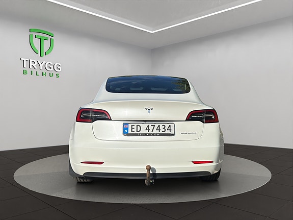 Tesla Model 3 4 of 13
