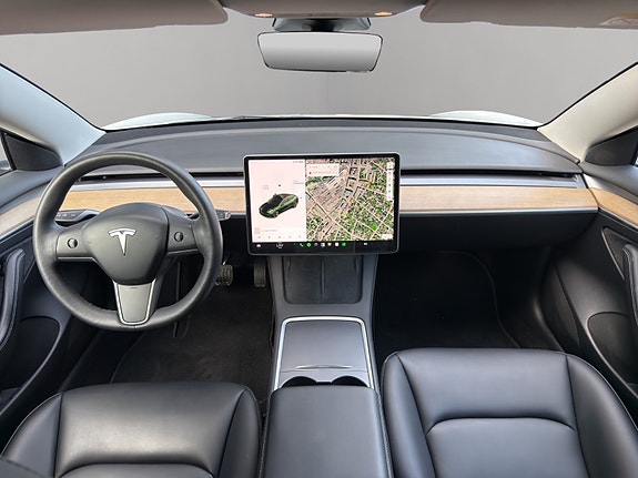 Tesla Model 3 11 of 13