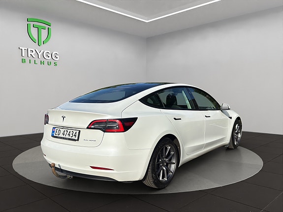 Tesla Model 3 5 of 13