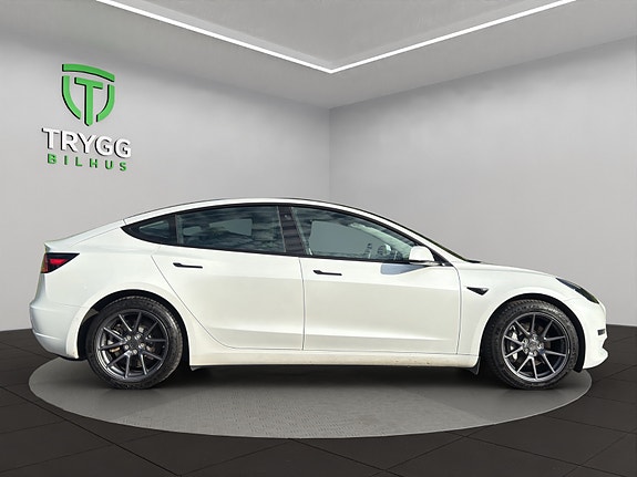 Tesla Model 3 6 of 13