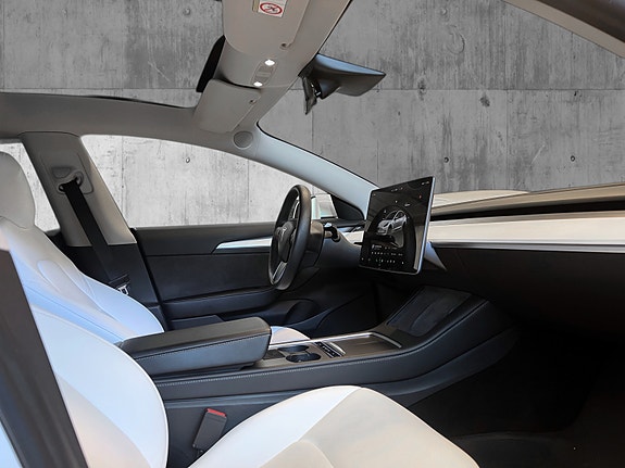 Tesla Model 3 23 of 30