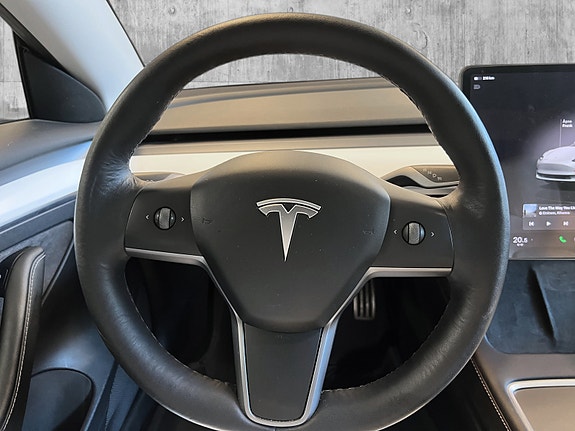 Tesla Model 3 14 of 30