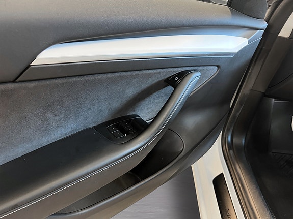 Tesla Model 3 12 of 30