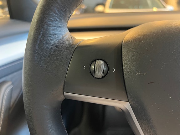 Tesla Model 3 13 of 30