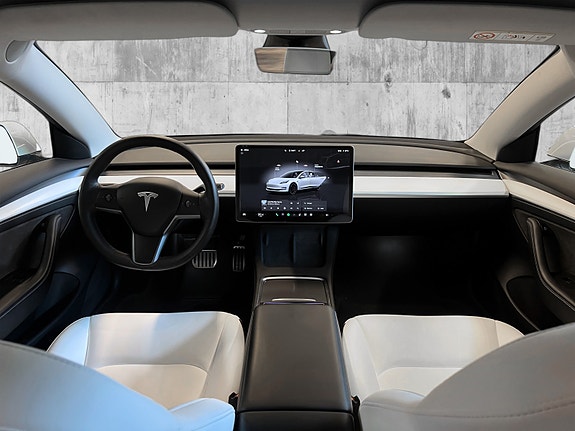 Tesla Model 3 21 of 30
