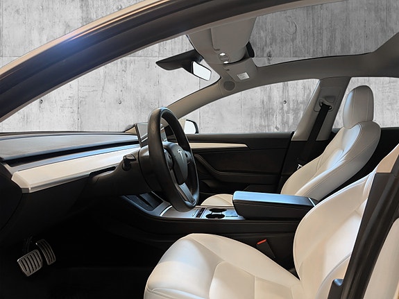 Tesla Model 3 22 of 30