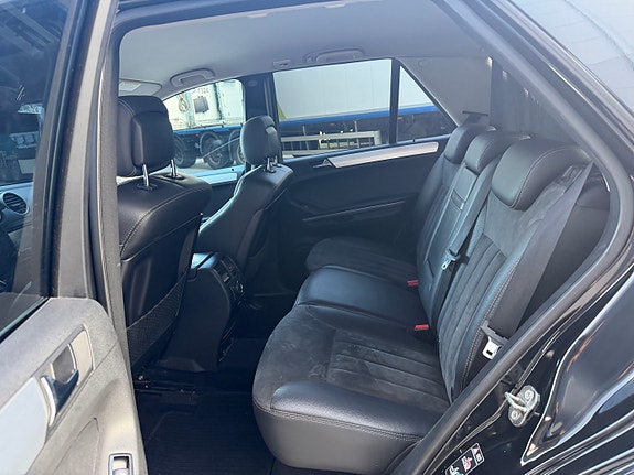 Mercedes-Benz ML280 17 of 30