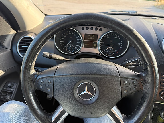 Mercedes-Benz ML280 26 of 30