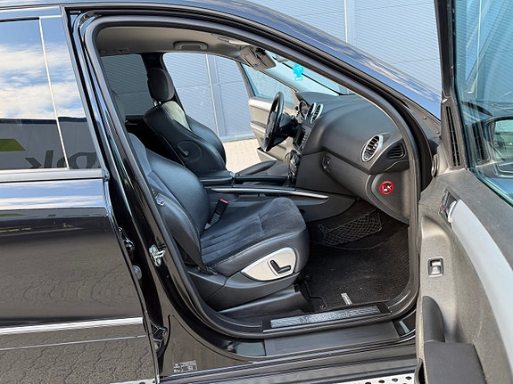 Mercedes-Benz ML280 22 of 30