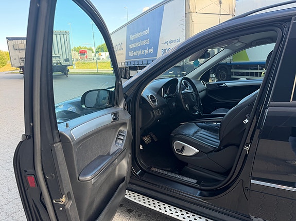 Mercedes-Benz ML280 13 of 30