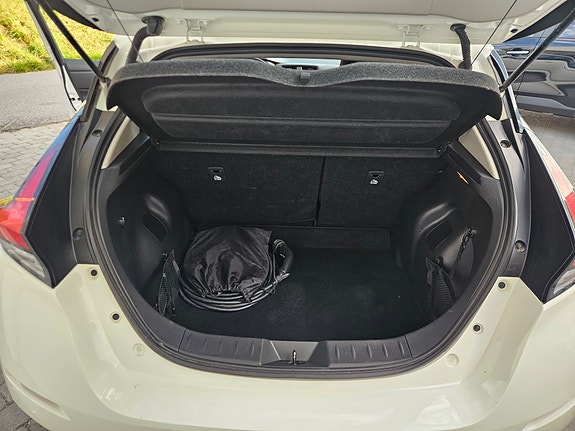 Nissan Leaf 13 of 17