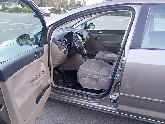 Volkswagen Golf Plus 13 of 24