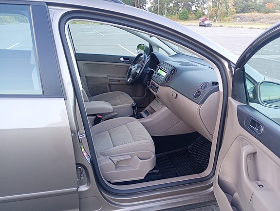 Volkswagen Golf Plus 23 of 24