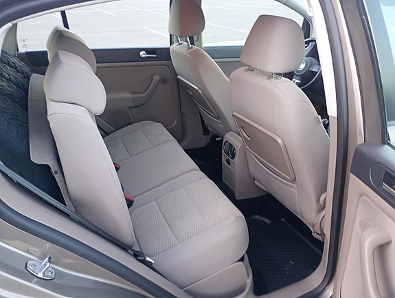 Volkswagen Golf Plus 21 of 24