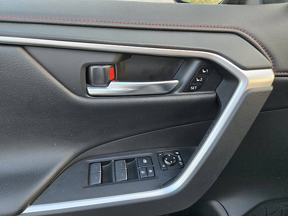 Toyota RAV4 Plug-in Hybrid 15 of 30
