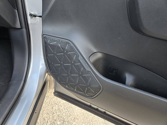 Toyota RAV4 Plug-in Hybrid 24 of 30