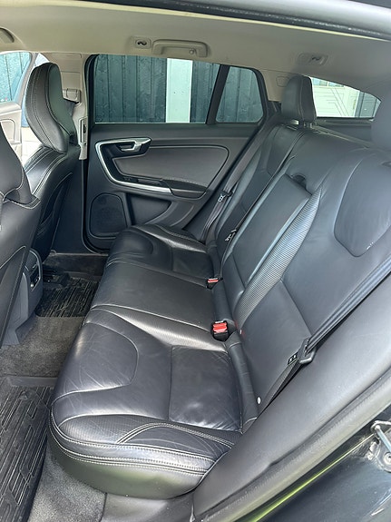 Volvo V60 8 of 21