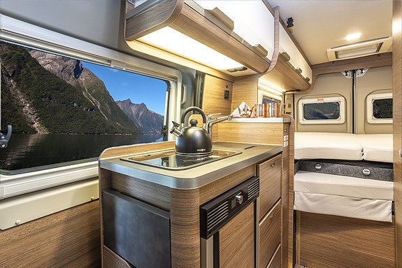Knaus BOXLIFE 600 ME - 9-trinns aut., Truma Combi 6 Diesel/El, 2 dobbeltsenger i høyden, full Led kjørelys, Fiat sikkerhetspakke, el p-brems ++ 9 of 25