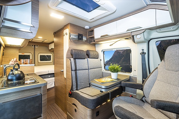 Knaus BOXLIFE 600 ME - 9-trinns aut., Truma Combi 6 Diesel/El, 2 dobbeltsenger i høyden, full Led kjørelys, Fiat sikkerhetspakke, el p-brems ++ 5 of 25