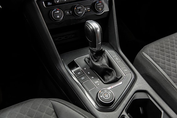 Volkswagen Tiguan 16 of 19