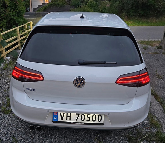 Volkswagen Golf VII 17 of 30