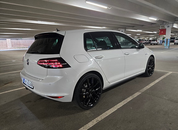 Volkswagen Golf VII 5 of 30
