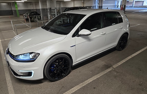 Volkswagen Golf VII 4 of 30