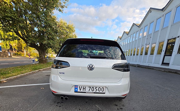 Volkswagen Golf VII 8 of 30